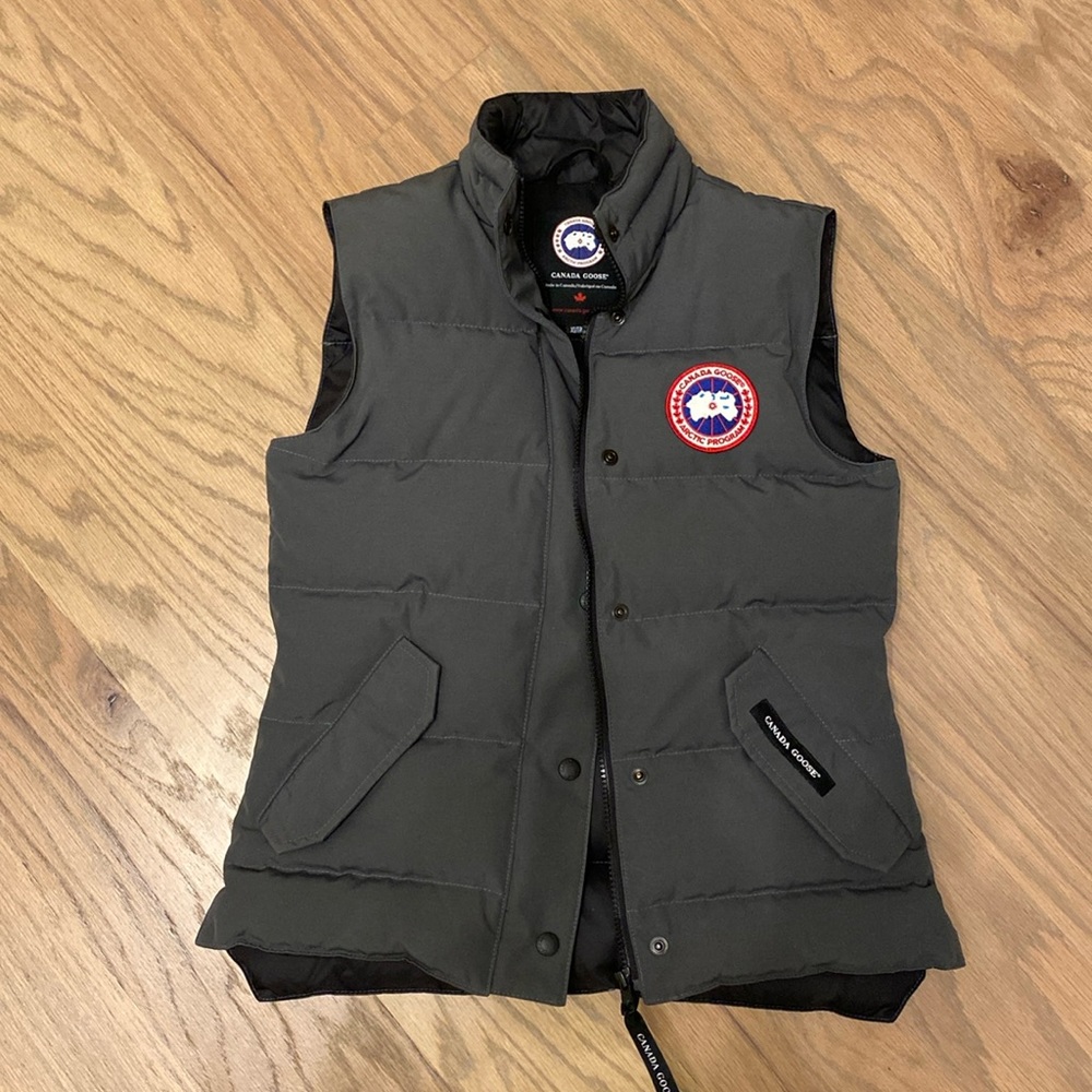 Canada goose vest charcoal xs